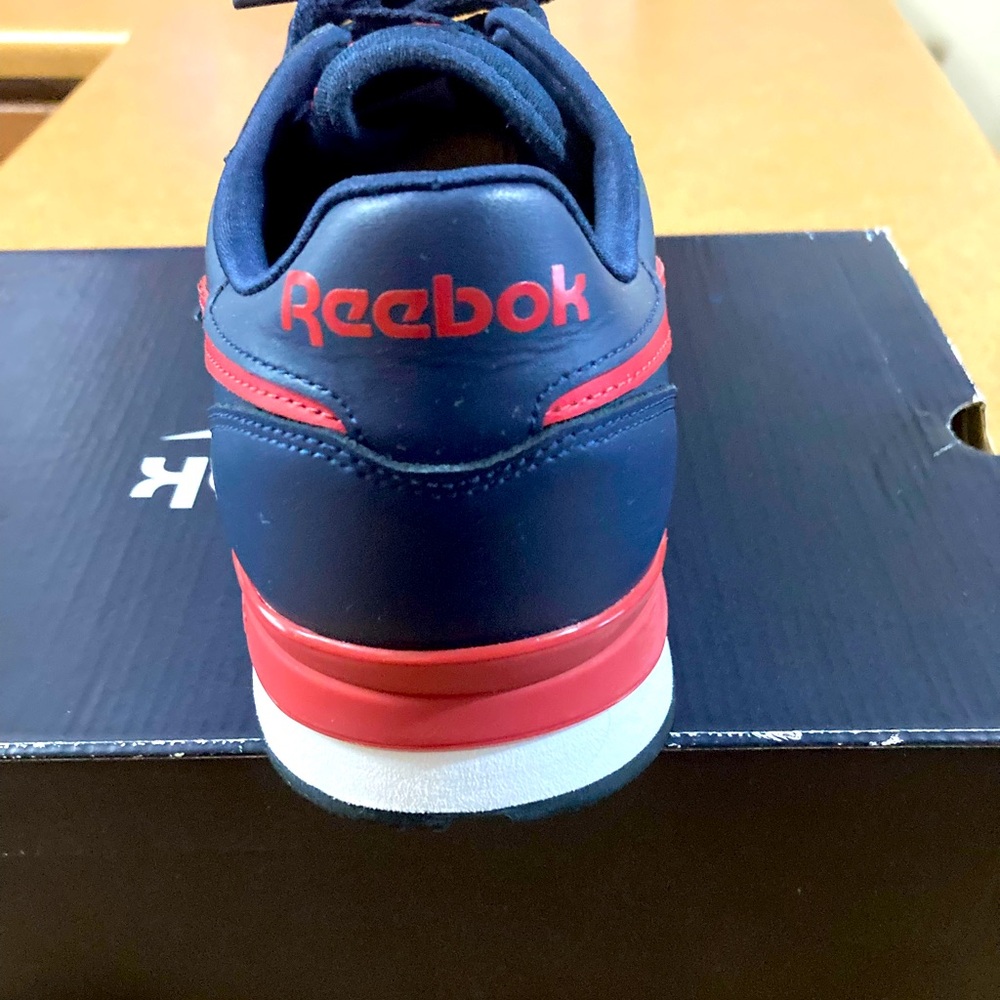 REEBOK - Picture 4 of 5